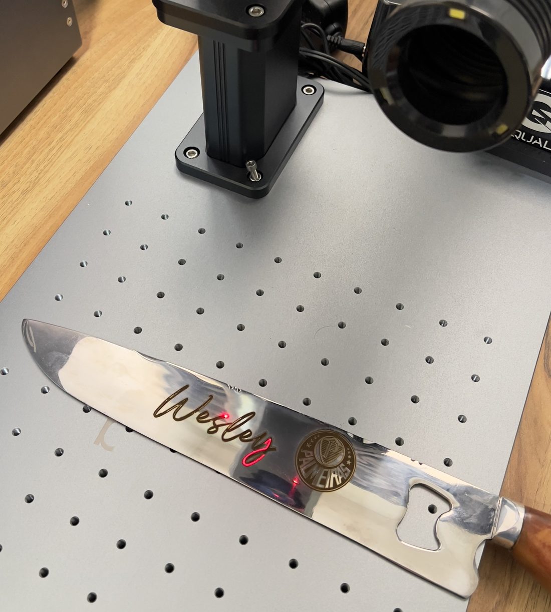 Faca gravada a laser G10 Quality